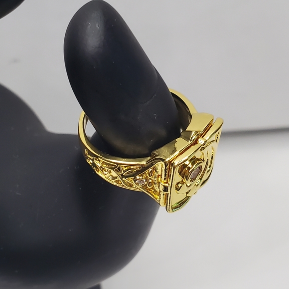 Mens Open Locklet Secret Compartment Ring - Picture 3 of 15